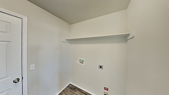 Building Photo - Very Nice 3 Bedroom 2 Bath Home in Yukon Schools