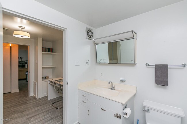 Building Photo - 6125 E Indian School Rd