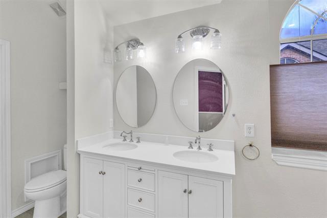 Building Photo - 1519 Hampton Dr