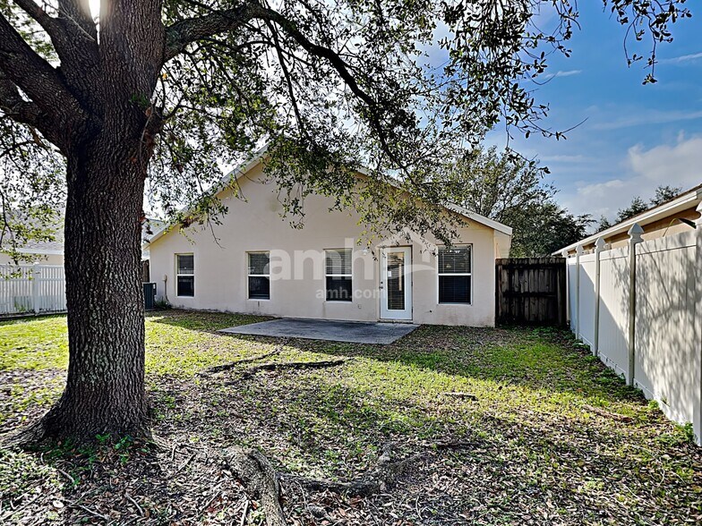 Building Photo - 554 Sedgewood Cir