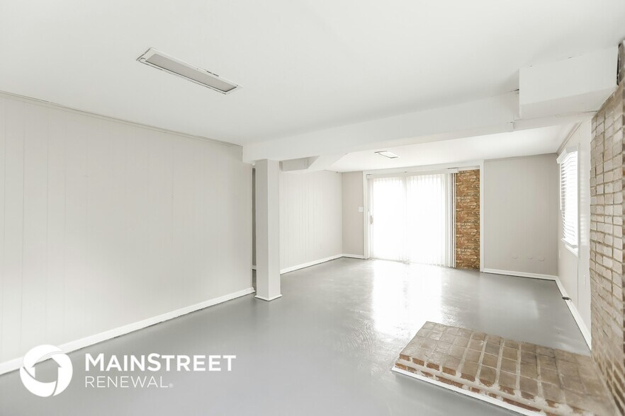 Building Photo - 6311 E 102nd Terrace