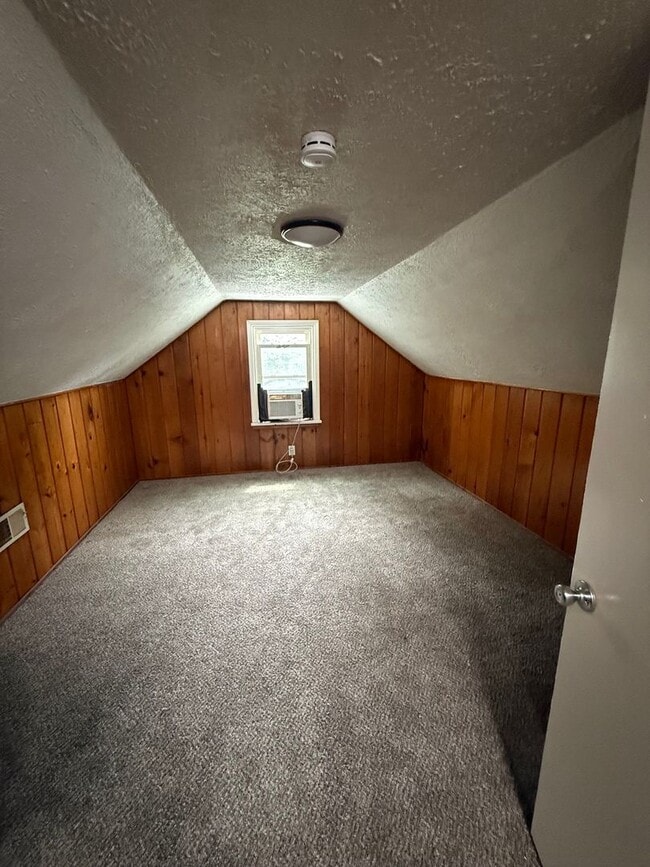 Building Photo - 9066 Pallardy Ln