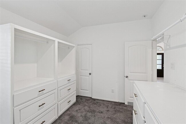 Building Photo - 4811 Sierra Ridge Dr
