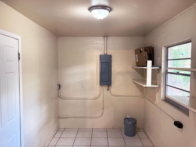 Building Photo - Lovely 3 Bedroom Home in Northwood - Fenced-in Yard