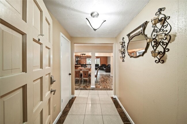 Building Photo - 10431 Odessa Dr
