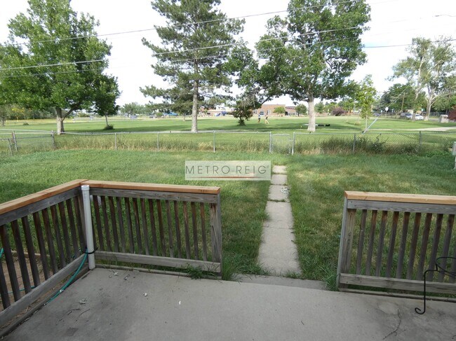 Building Photo - 910 37th St