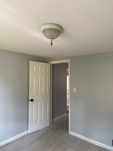 Downstairs bedroom A - 1624 Porter Ave