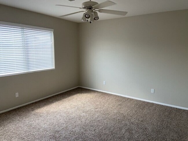 Building Photo - Cute and comfy North Phoenix (33rd Ave & D...