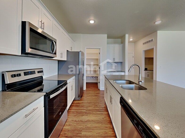 Building Photo - 2665 W 3290 S