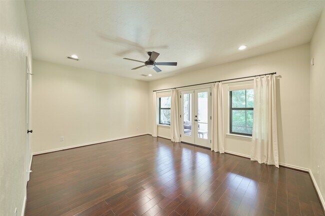 Building Photo - 6 Glen Canyon Pl
