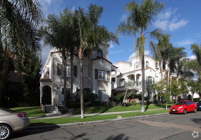Primary Photo - Casa Valencia
