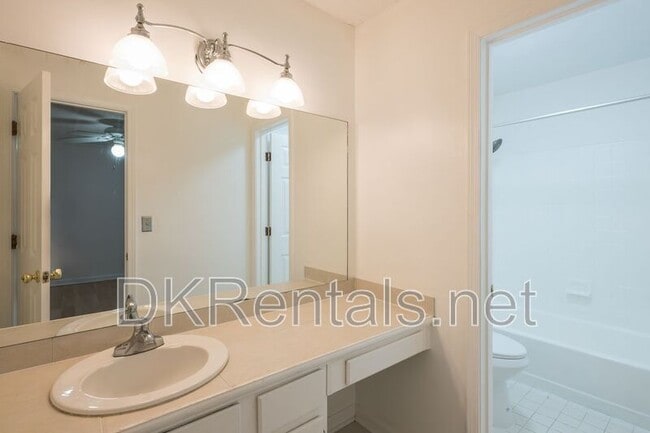 Building Photo - 9070 Cobbler Ct