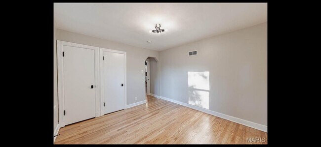 Building Photo - 3709 Eminence Blvd
