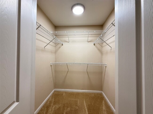 Building Photo - 7575 Kirby Dr