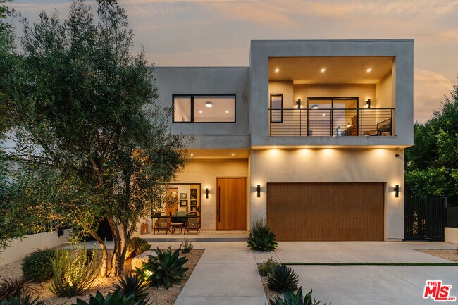 Building Photo - 819 N Ogden Dr
