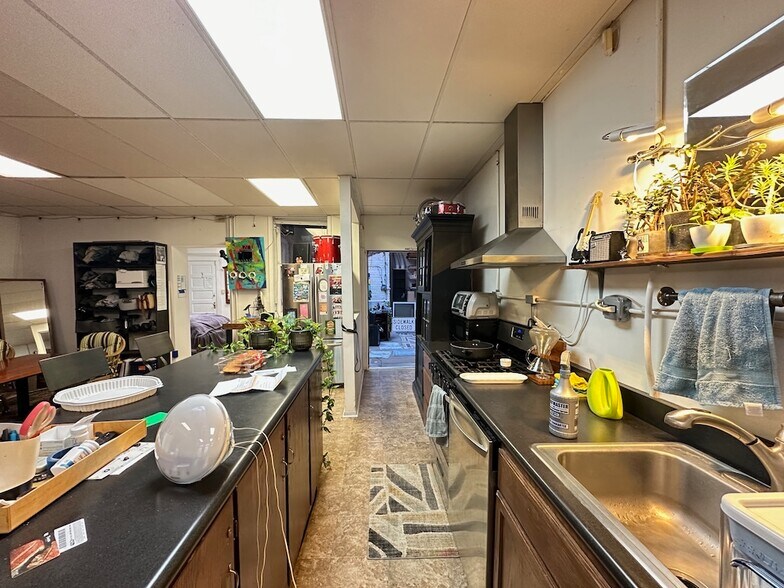 Building Photo - 3607 N Damen Ave