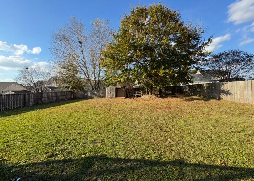 Building Photo - 6010 Pink Dr