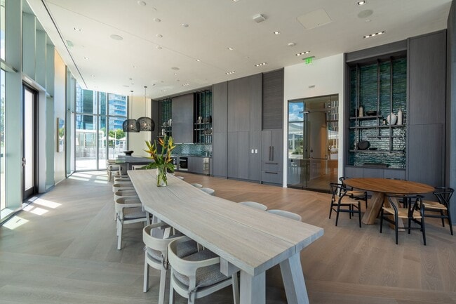 Building Photo - New Koula STUDIO