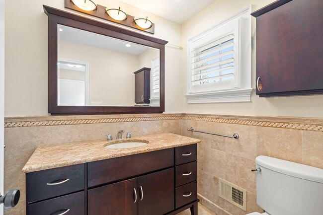 Building Photo - 20 Rustic Terrace