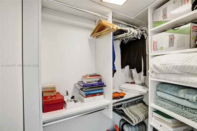 Building Photo - 400 Alton Rd