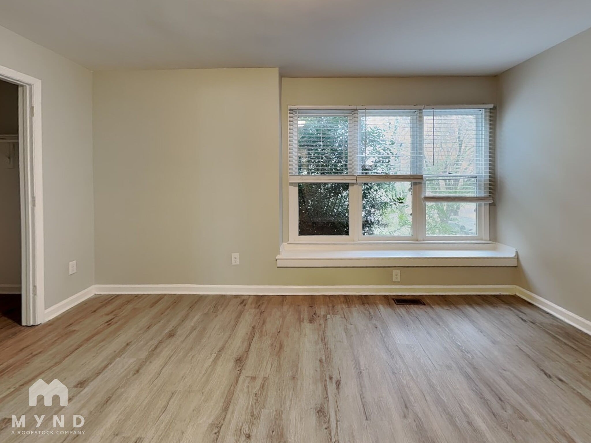 Building Photo - 5037 Huntingcreek Dr