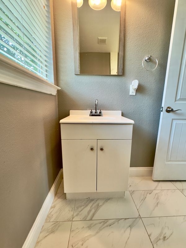 Building Photo - 1716 W Mayfield Rd