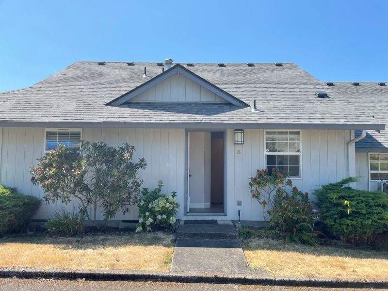 Building Photo - 1006 NE 45th St