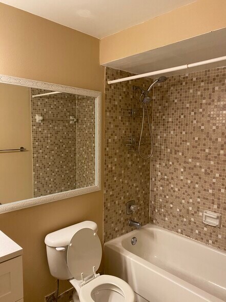 Building Photo - 9301 SW 92nd Ave