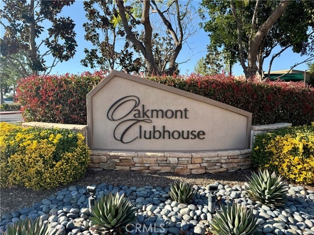 Building Photo - 924 Essex Rd