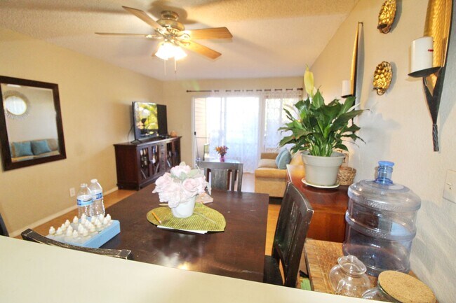 Building Photo - Upper Level- Unfurnished Kihei Villages Co...