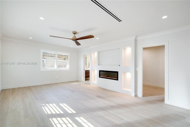 Building Photo - 600 San Antonio Ave