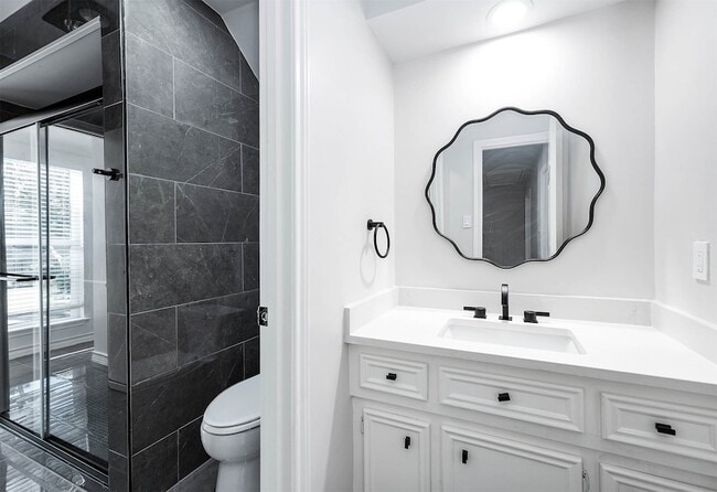 Building Photo - 3511 Tree Ln