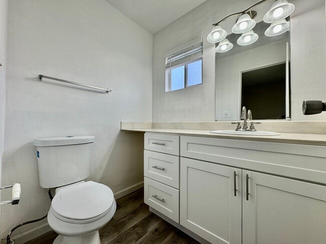 Building Photo - Fully Remodeled W/ Pool and 4 Bedrooms! Centrally Located