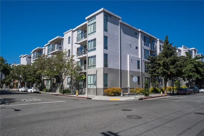 Building Photo - 111 S De Lacey Ave