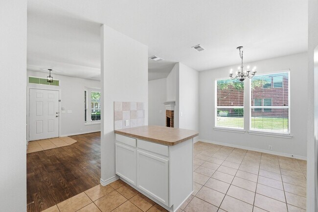Building Photo - 7449 Danbridge Ln