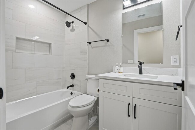 Building Photo - 3918 Americana Dr