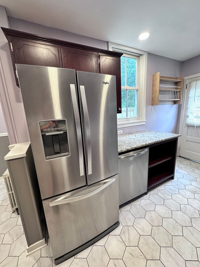 Building Photo - Charming 3 Bedroom Home in Mt.Joy!