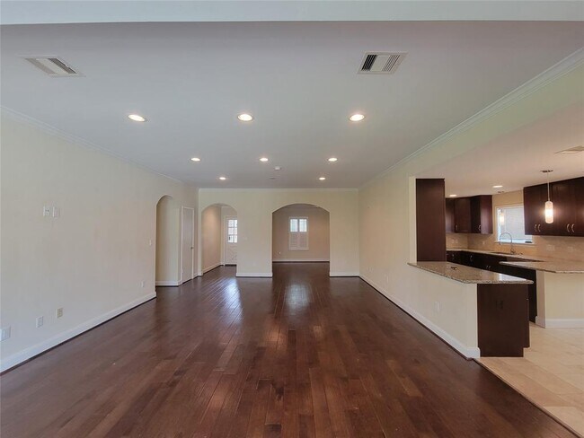 Building Photo - 1007 Blue Willow Dr