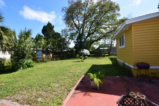 Building Photo - Wonderful Home in the Heart of My Old Arli...