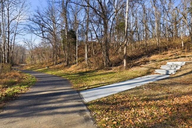 Building Photo - 1017 Venifena Terrace SE