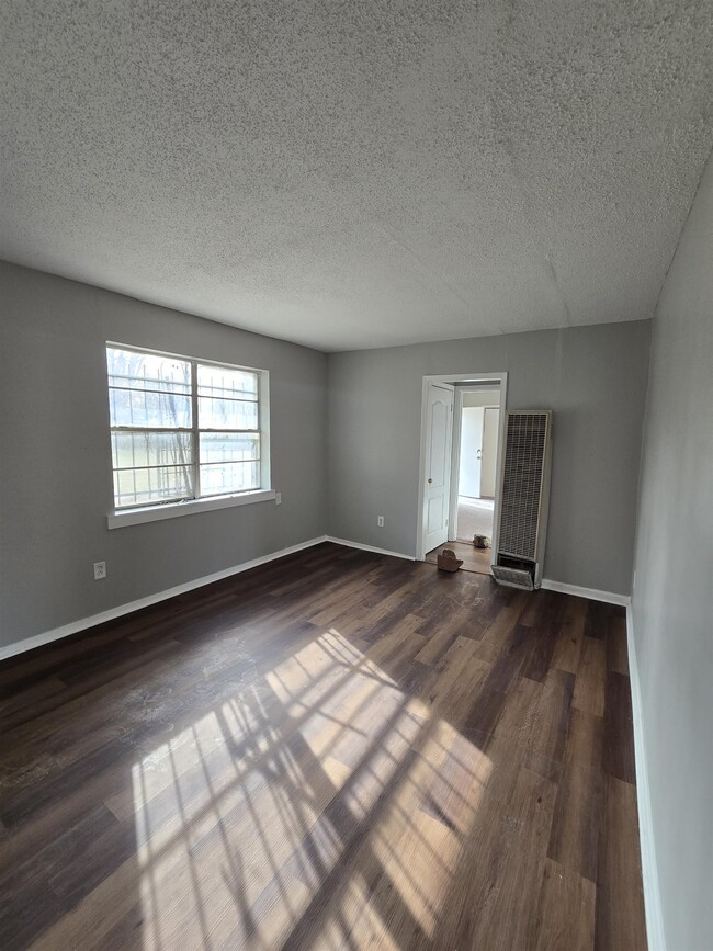 Building Photo - 1024 S Wellington St