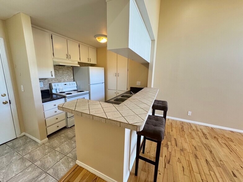 Building Photo - 808 Coriander Dr