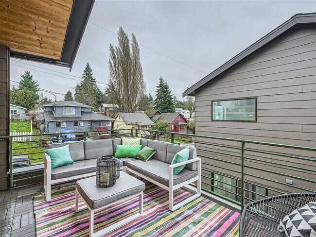 Building Photo - Greenwood 3 Bedroom New Construction Townhouse!