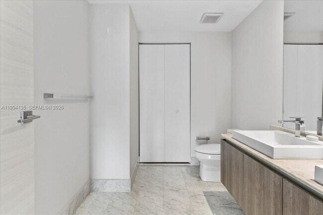 Building Photo - 801 S Miami Ave