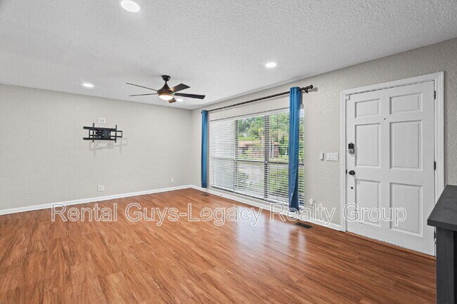 Building Photo - 3872 Marianna Rd