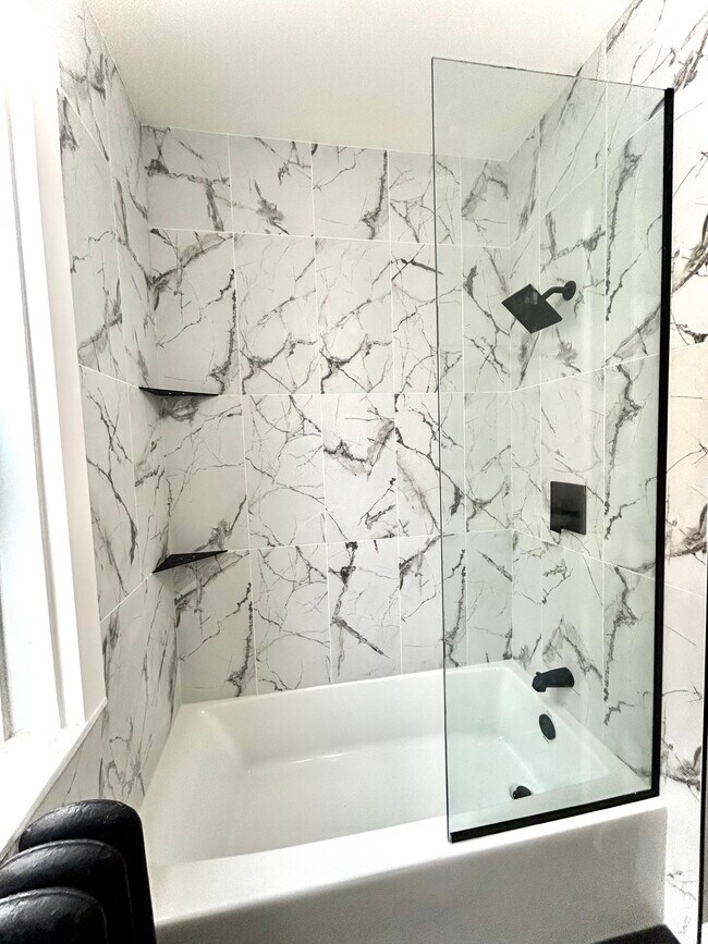 Bathroom - 425 N Maple Ave