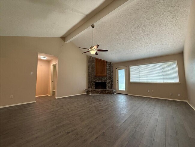 Building Photo - 19631 San Gabriel Dr
