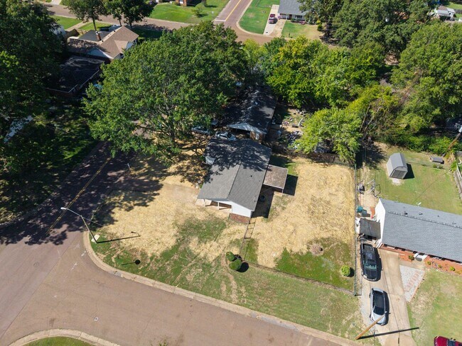 Building Photo - 3 bedroom, 2 bath recently renovated in Southaven