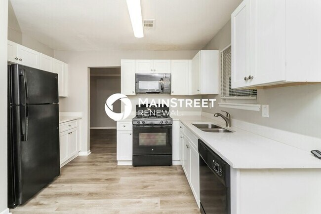 Building Photo - 3 Bedroom Pet-Friendly Home in Tucker, GA with Main Street Renewal