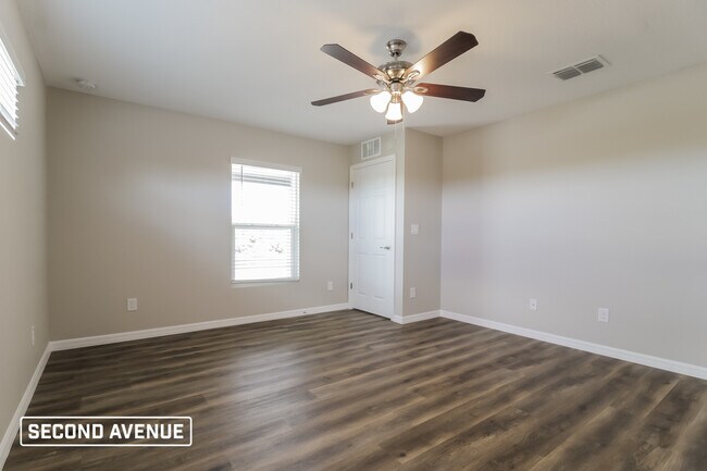 Building Photo - 191 Prineville St